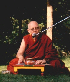 festival1.jpg (58091 bytes)