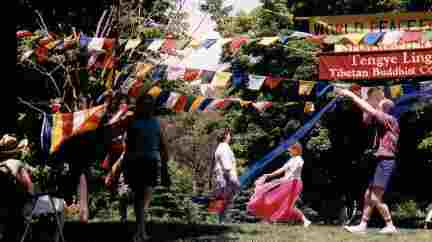 festival3.jpg (134966 bytes)