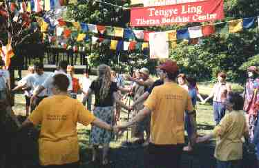 festival6.jpg (146568 bytes)