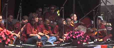 tlchoir.jpg (83205 bytes)