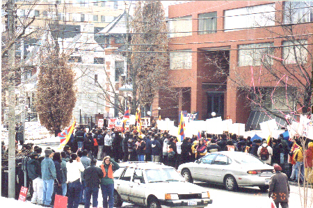 uprising2.jpg (210024 bytes)