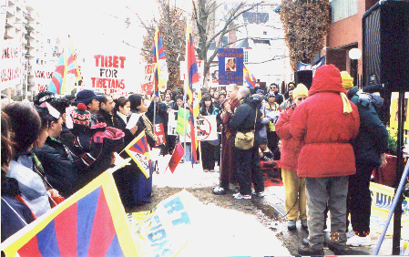 uprising3.jpg (180539 bytes)